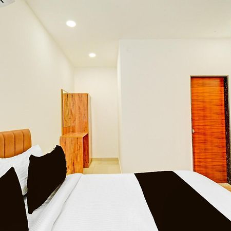 Super Townhouse Oak Suchitra Kompally Road Formerly Sun Moon Hotels Trimulgherry Exterior foto