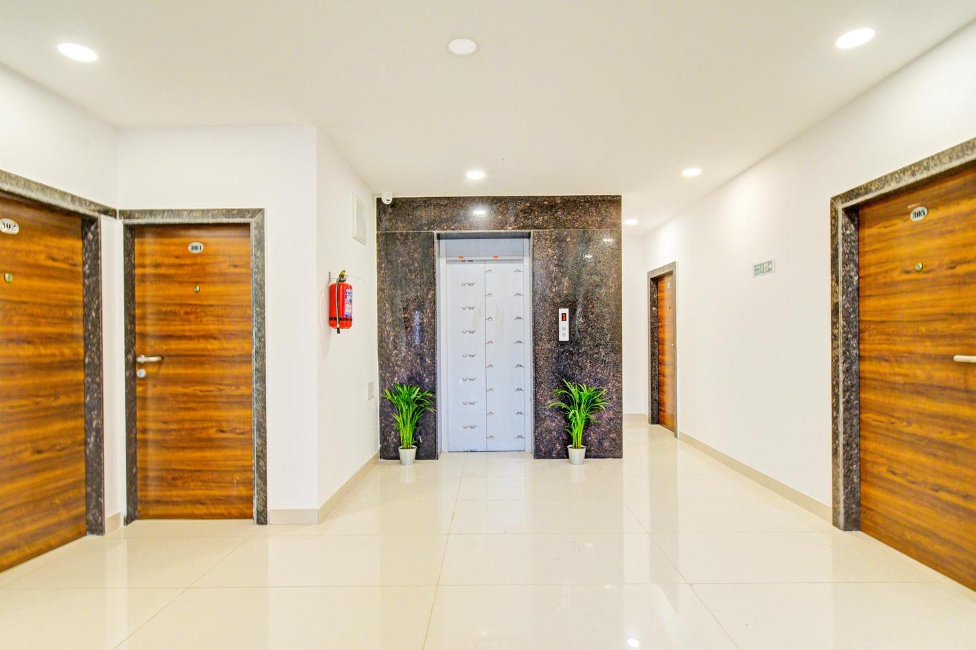 Super Townhouse Oak Suchitra Kompally Road Formerly Sun Moon Hotels Trimulgherry Exterior foto