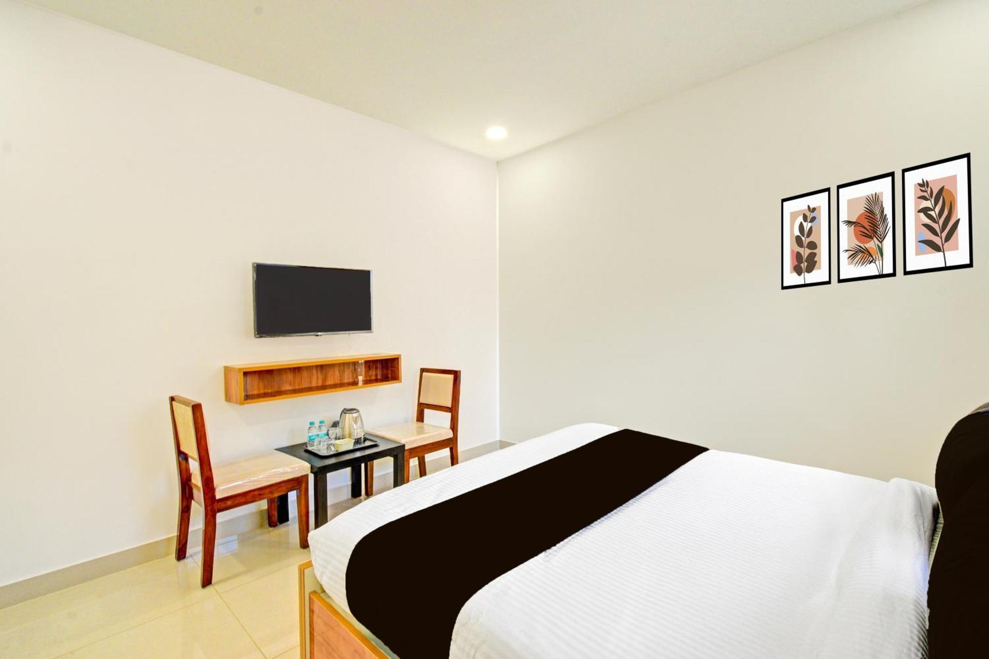 Super Townhouse Oak Suchitra Kompally Road Formerly Sun Moon Hotels Trimulgherry Exterior foto